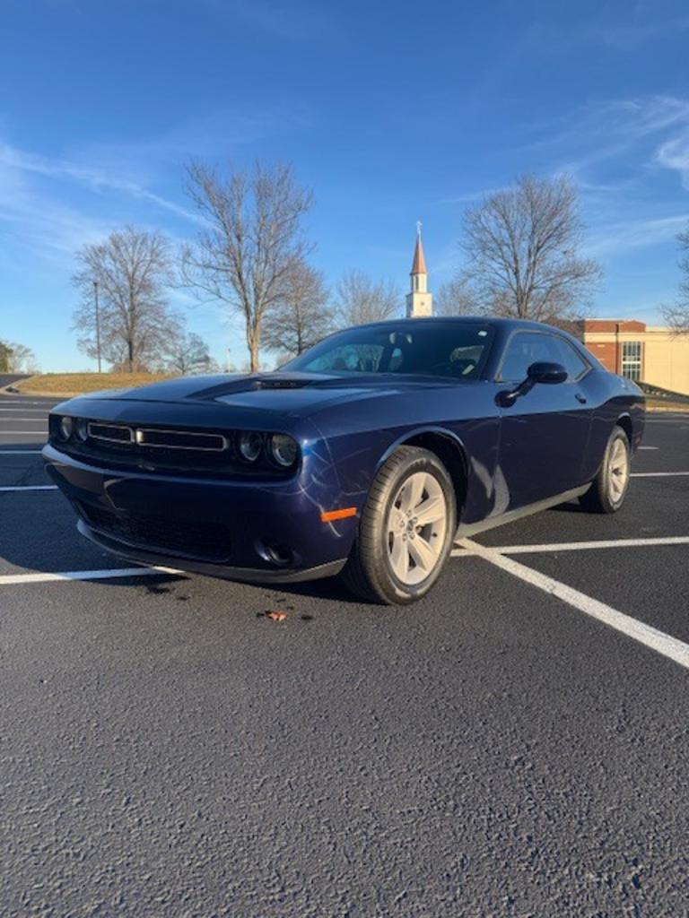 2015 Dodge Challenger SXT's photo