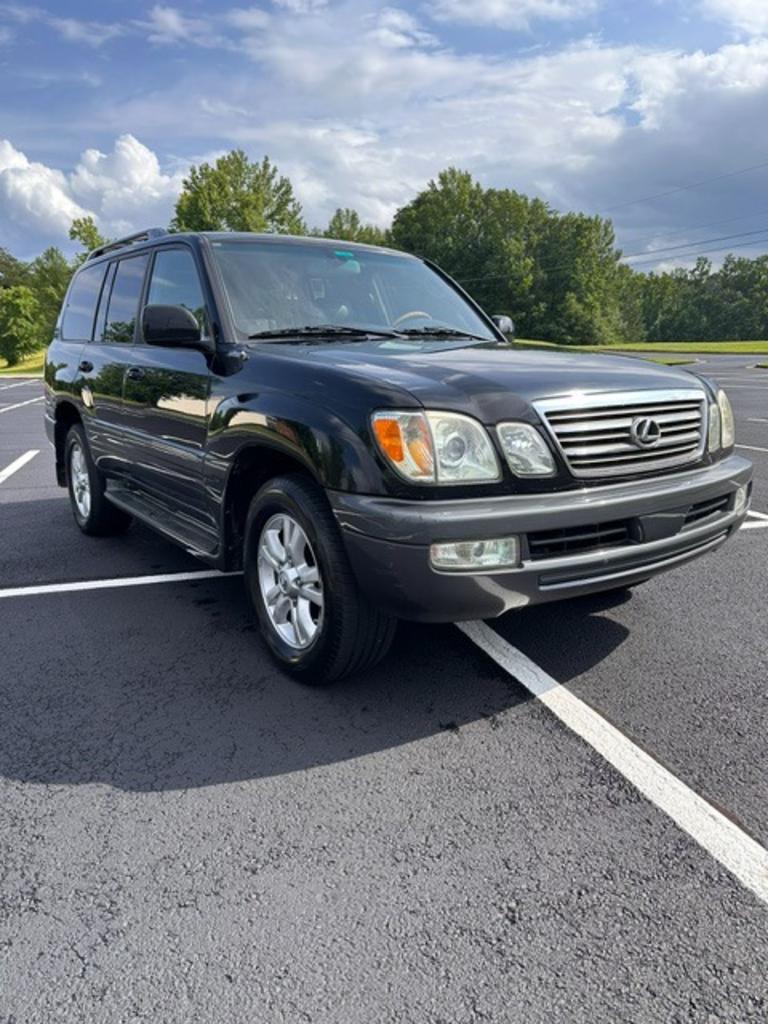2004 Lexus LX