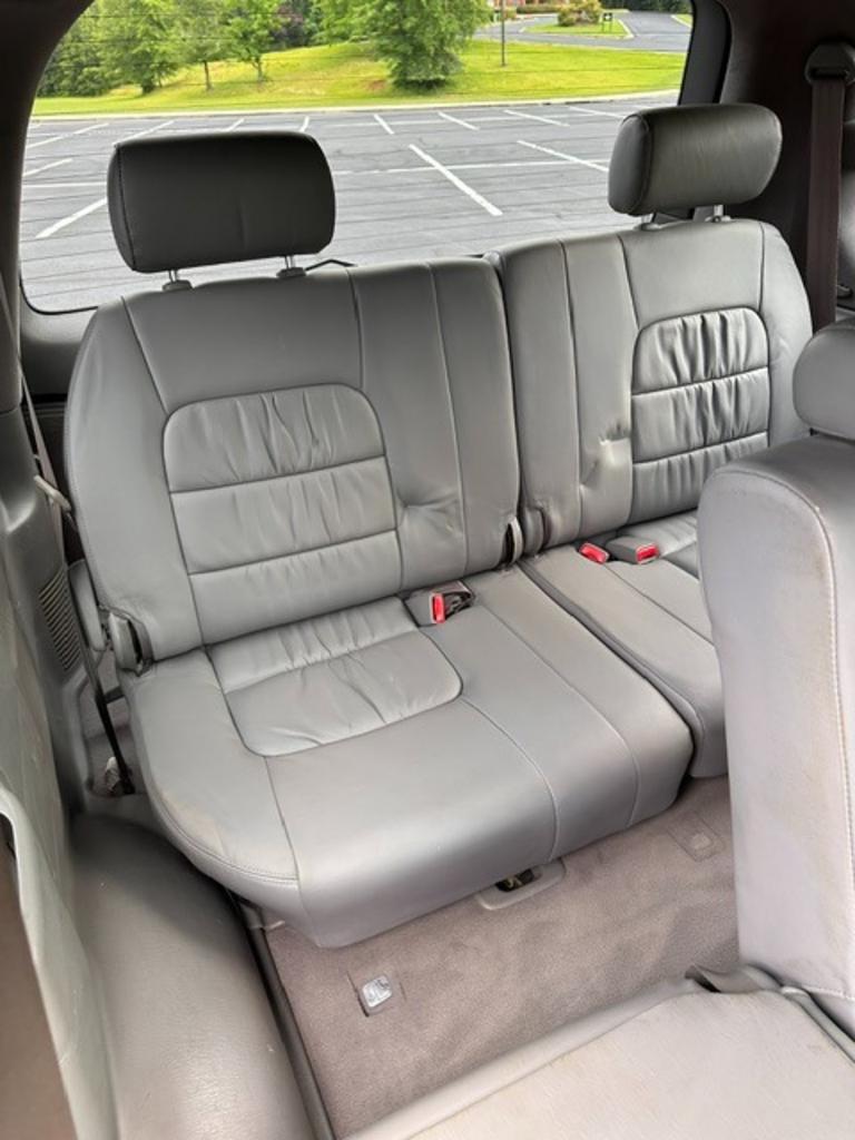 2004 Lexus LX 470 - Photo 13